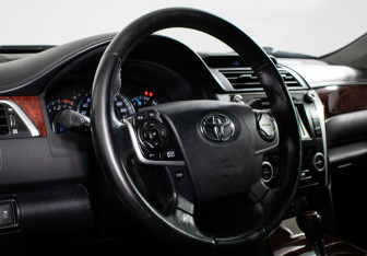 Подержанный автомобиль Toyota Camry Sedan 2013 года (13 фото)