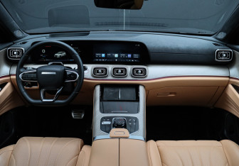 Подержанный автомобиль Jaecoo J8 2024 года (27 фото)