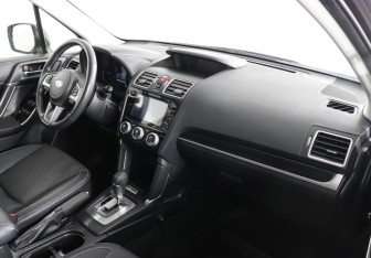 Подержанный автомобиль Subaru Forester Suv 2016 года (10 фото)