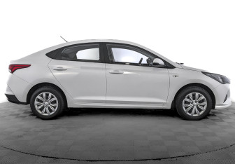 Подержанный автомобиль Hyundai Solaris Sedan 2021 года (4 фото)