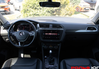 Подержанный автомобиль Volkswagen Tiguan 2018 года (12 фото)