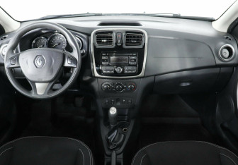 Подержанный автомобиль Renault Logan Sedan 2014 года (6 фото)