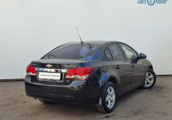 Подержанный автомобиль Chevrolet Cruze Sedan 2012 года (5 фото)