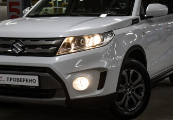 Подержанный автомобиль Suzuki Vitara 2017 года (21 фото)
