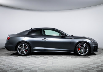 Подержанный автомобиль Audi A5 Coupe 2021 года (4 фото)