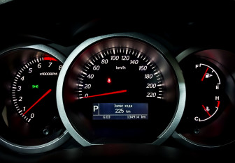 Подержанный автомобиль Suzuki Grand Vitara 2010 года (13 фото)