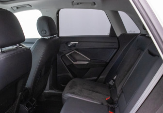 Подержанный автомобиль Audi Q3 2021 года (11 фото)