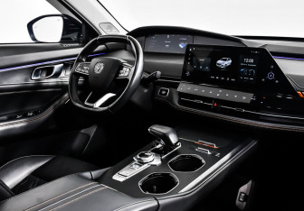 Подержанный автомобиль Changan UNI-K 2023 года (11 фото)