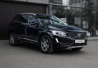 Подержанный автомобиль Volvo XC60 2015 года (3 фото)