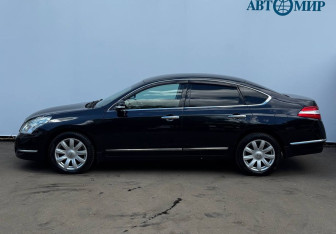 Подержанный автомобиль Nissan Teana 2011 года (5 фото)