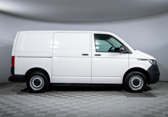 Подержанный автомобиль Volkswagen Transporter Van 2020 года (4 фото)