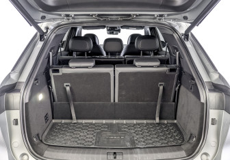 Подержанный автомобиль Chery Tiggo 9 2024 года (10 фото)