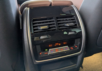 Подержанный автомобиль BMW X5 2025 года (29 фото)