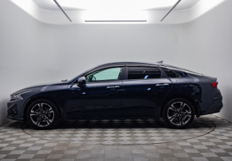 Подержанный автомобиль Kia K5 2020 года (2 фото)