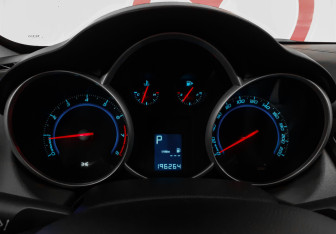 Подержанный автомобиль Chevrolet Cruze Sedan 2012 года (12 фото)