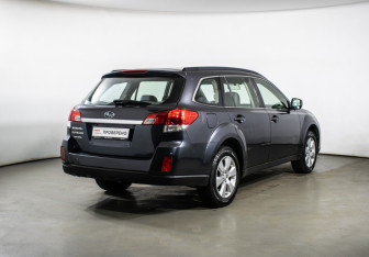 Подержанный автомобиль Subaru Outback Wagon 2011 года (5 фото)