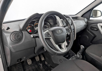 Подержанный автомобиль LADA (ВАЗ) Largus Wagon 2021 года (16 фото)