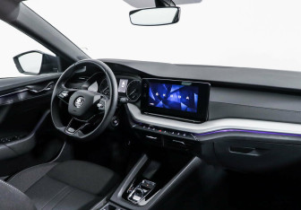 Подержанный автомобиль Skoda Octavia Liftback 2022 года (5 фото)