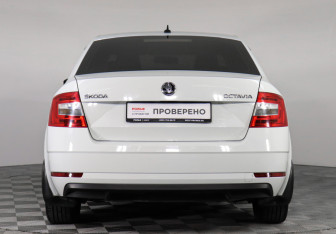 Подержанный автомобиль Skoda Octavia Liftback 2019 года (6 фото)