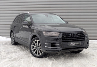 Подержанный автомобиль Audi Q7 2016 года (3 фото)