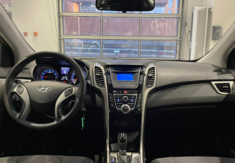 Подержанный автомобиль Hyundai i30 Hatchback 2013 года (11 фото)
