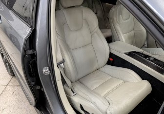 Подержанный автомобиль Volvo V90 Cross Country 2019 года (22 фото)