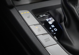 Подержанный автомобиль Hyundai Elantra Sedan 2019 года (10 фото)