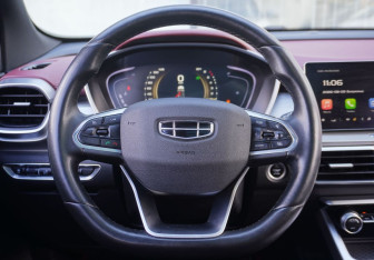 Подержанный автомобиль Geely Coolray 2021 года (15 фото)
