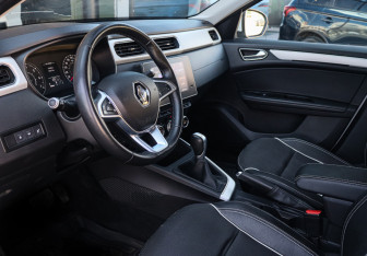 Подержанный автомобиль Renault Arkana 2021 года (12 фото)