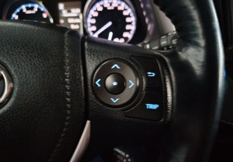 Подержанный автомобиль Toyota RAV4 2017 года (16 фото)