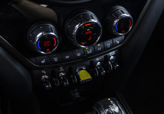 Подержанный автомобиль MINI Countryman 2020 года (20 фото)