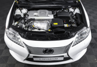Подержанный автомобиль Lexus ES 2014 года (9 фото)