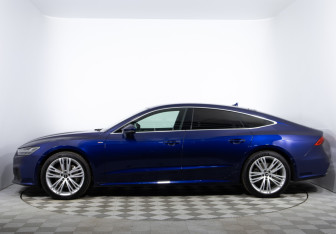 Подержанный автомобиль Audi A7 2021 года (8 фото)