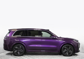 Подержанный автомобиль LiXiang L9 2023 года (4 фото)