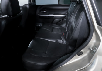 Подержанный автомобиль Suzuki Grand Vitara 2010 года (10 фото)
