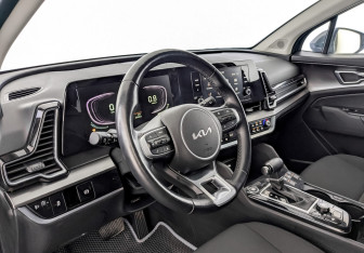 Подержанный автомобиль Kia Sportage 2023 года (16 фото)