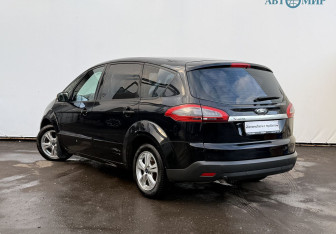 Подержанный автомобиль Ford S-MAX 2011 года (7 фото)