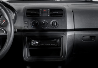 Подержанный автомобиль Skoda Fabia Hatchback 2014 года (13 фото)