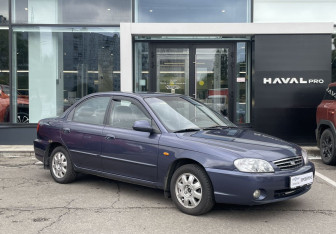 Подержанный автомобиль Kia Spectra Sedan 2006 года (3 фото)