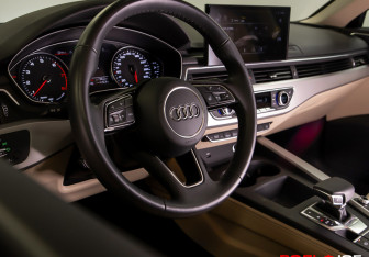 Подержанный автомобиль Audi A4 Sedan 2022 года (23 фото)