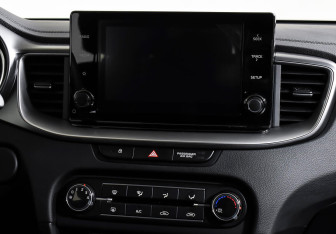 Подержанный автомобиль Kia Ceed Hatchback 2022 года (13 фото)