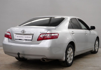 Подержанный автомобиль Toyota Camry Sedan 2008 года (7 фото)