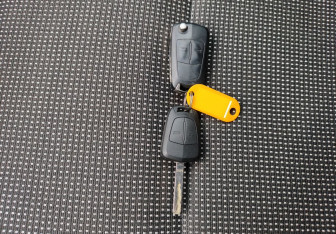 Подержанный автомобиль Opel Astra Sedan 2013 года (16 фото)