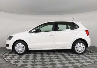 Подержанный автомобиль Volkswagen Polo Hatchback 2013 года (8 фото)
