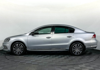 Подержанный автомобиль Volkswagen Passat Sedan 2014 года (8 фото)