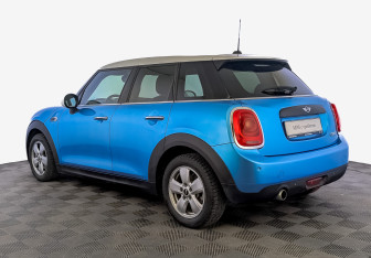 Подержанный автомобиль MINI Hatch 2018 года (7 фото)