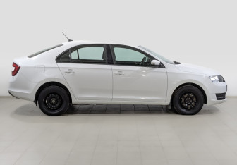 Подержанный автомобиль Skoda Rapid Liftback 2019 года (4 фото)