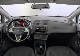Подержанный автомобиль SEAT Ibiza Wagon 2011 года (14 фото)