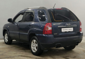 Подержанный автомобиль Kia Sportage 2009 года (7 фото)