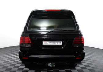 Подержанный автомобиль Toyota Land Cruiser Suv 2002 года (6 фото)